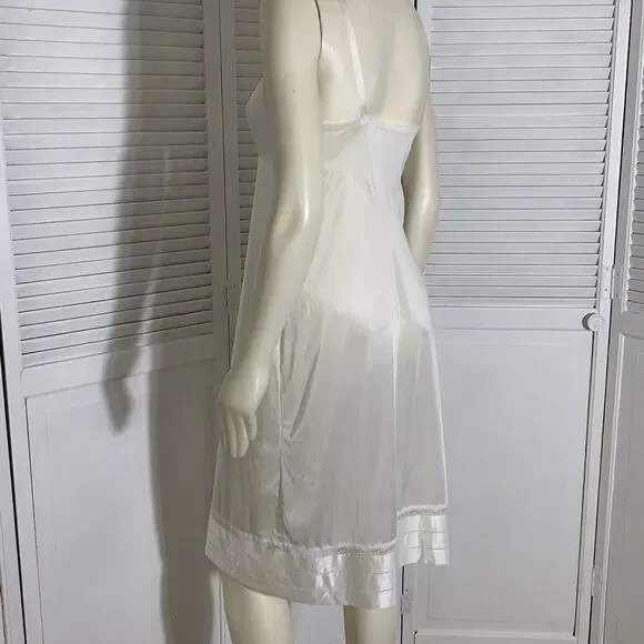 Vintage Lorraine Size 36 Tall Made in USA 100% Antron III‎ Nylon White Full Slip - Picture 2 of 15